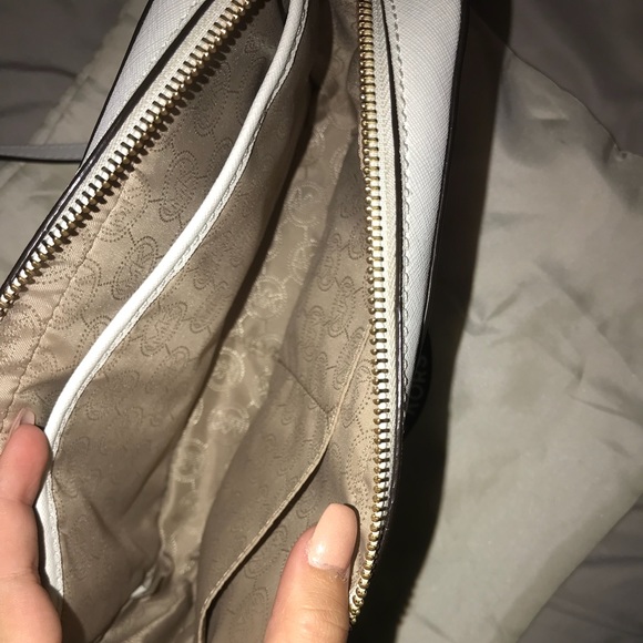 Michael Kors Jet Set Cross Body - Picture 2 of 4